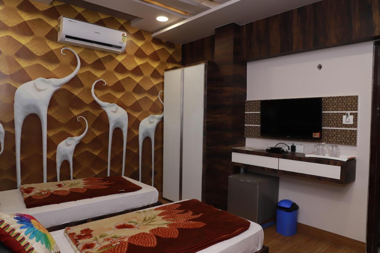 Hotel Darshan Amreli Экстерьер фото