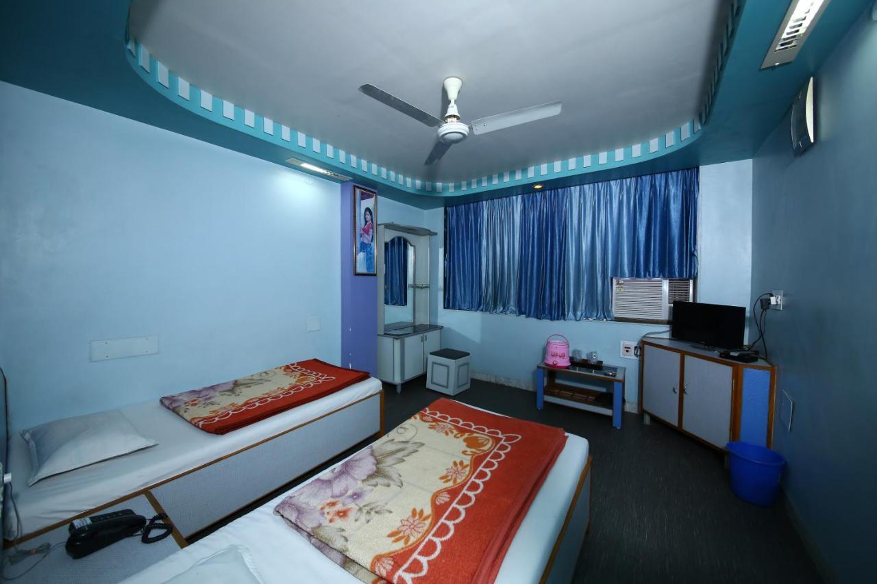 Hotel Darshan Amreli Экстерьер фото