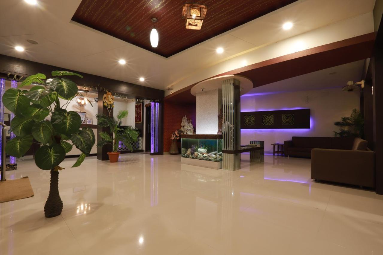 Hotel Darshan Amreli Экстерьер фото