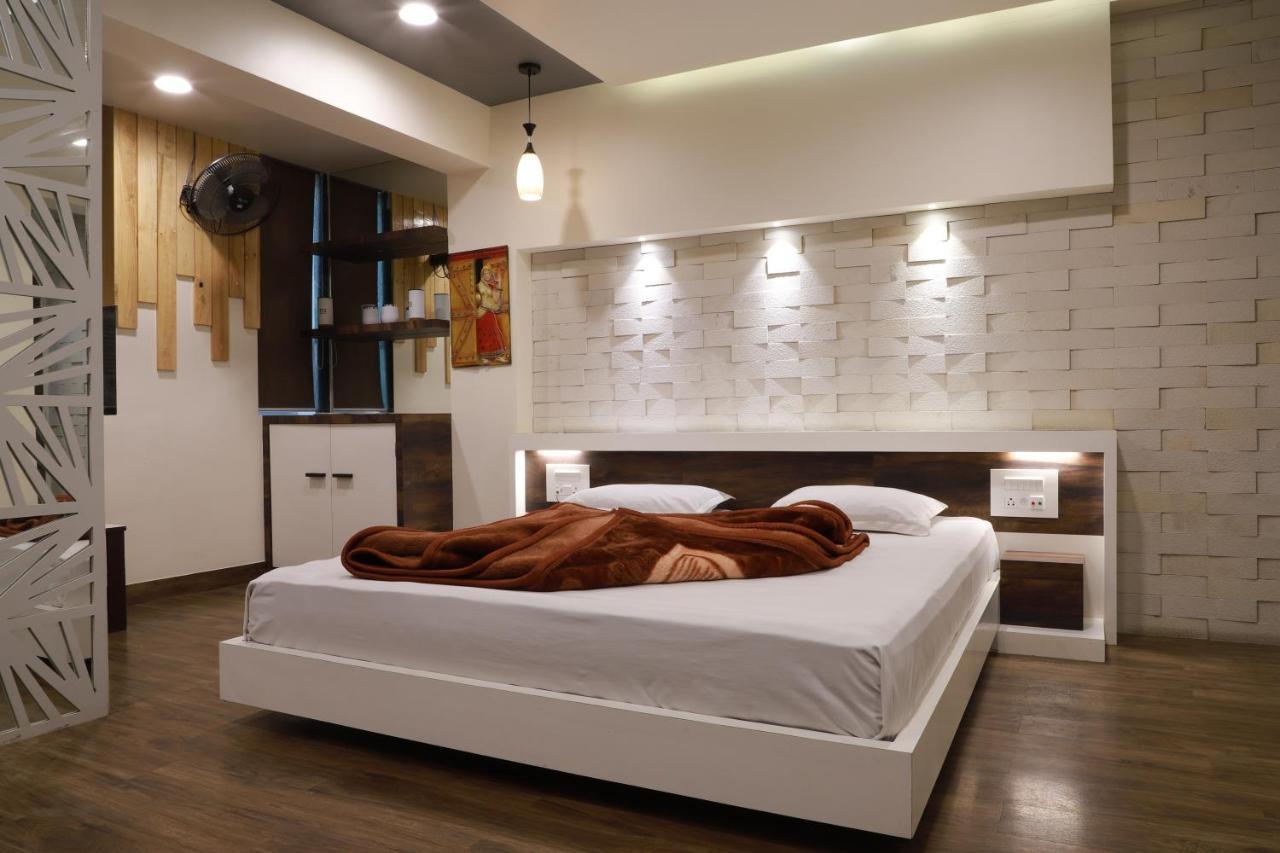 Hotel Darshan Amreli Экстерьер фото