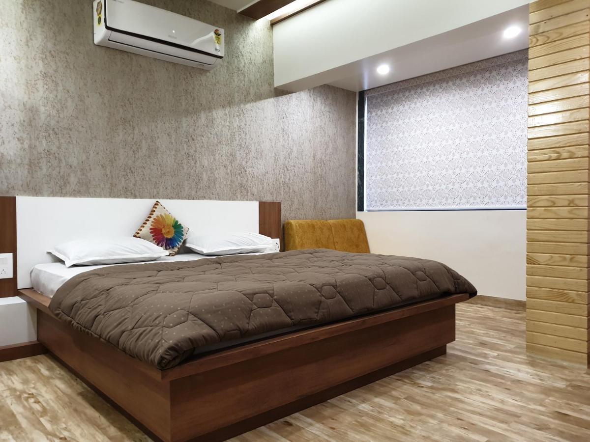 Hotel Darshan Amreli Экстерьер фото