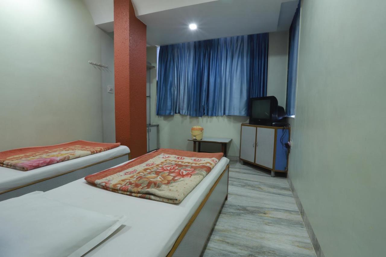 Hotel Darshan Amreli Экстерьер фото