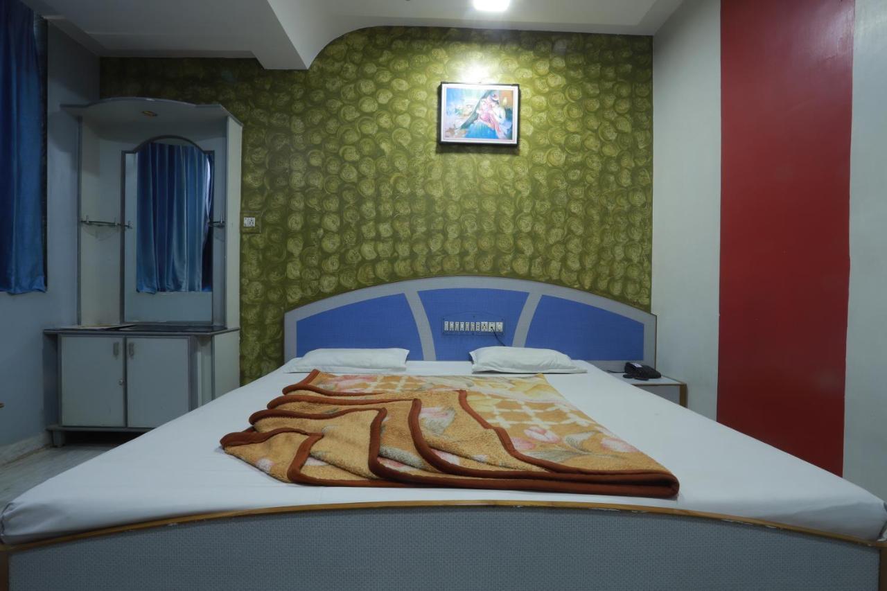 Hotel Darshan Amreli Экстерьер фото
