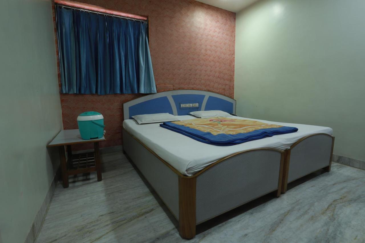 Hotel Darshan Amreli Экстерьер фото